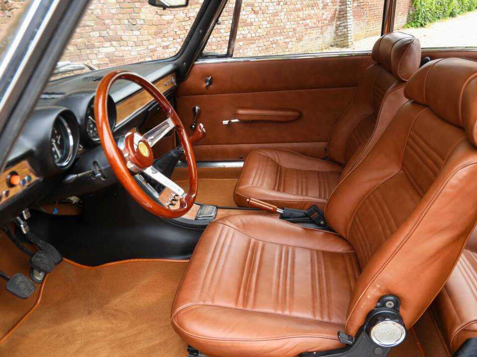 Bild 45/50 von Alfa Romeo 1750 GT Veloce (1971)