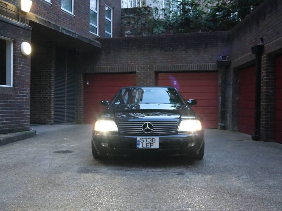 Image 88/100 of Mercedes-Benz SL 600 (1998)