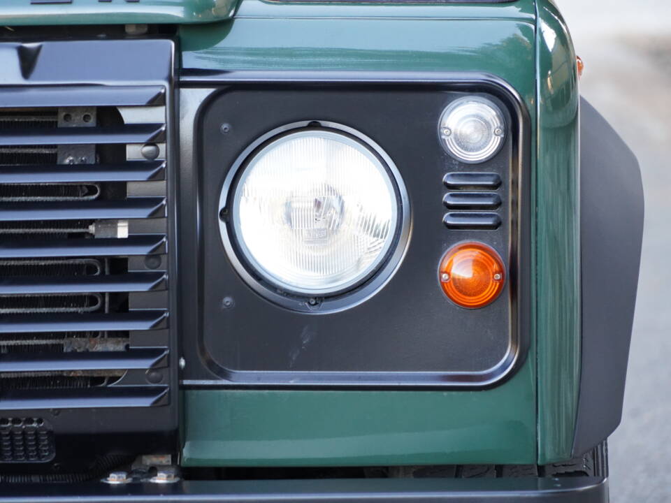 Bild 6/73 von Land Rover Defender 90 (2008)