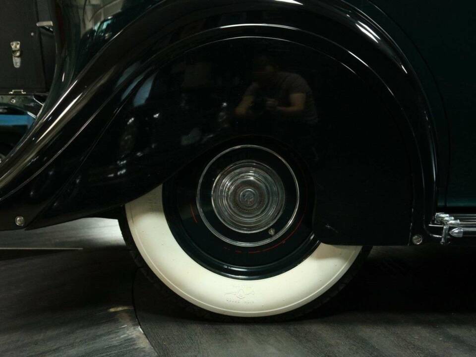 Image 29/30 of Rolls-Royce Phantom III (1938)