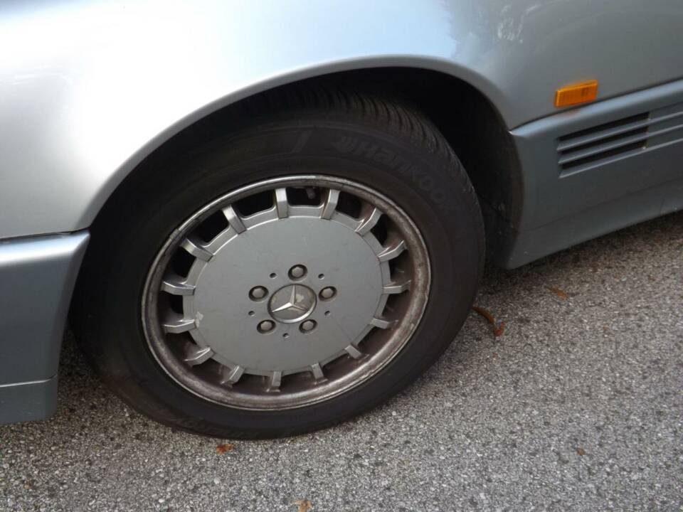 Image 25/50 of Mercedes-Benz SL 280 (1995)