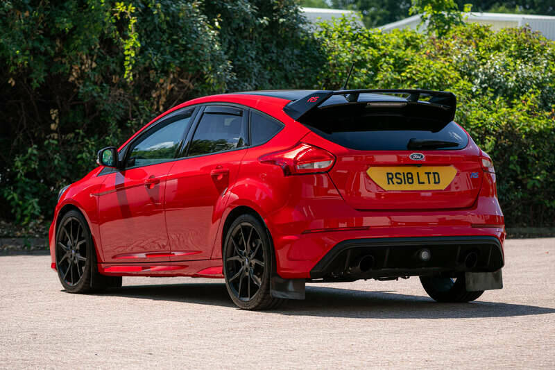 Image 4/37 of Ford Focus RS (2018)