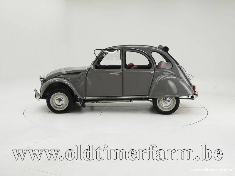 Image 8/15 de Citroën 2 CV 6 (1982)