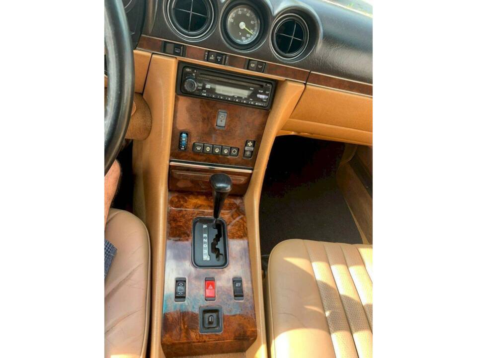Image 15/36 de Mercedes-Benz 560 SL (1988)