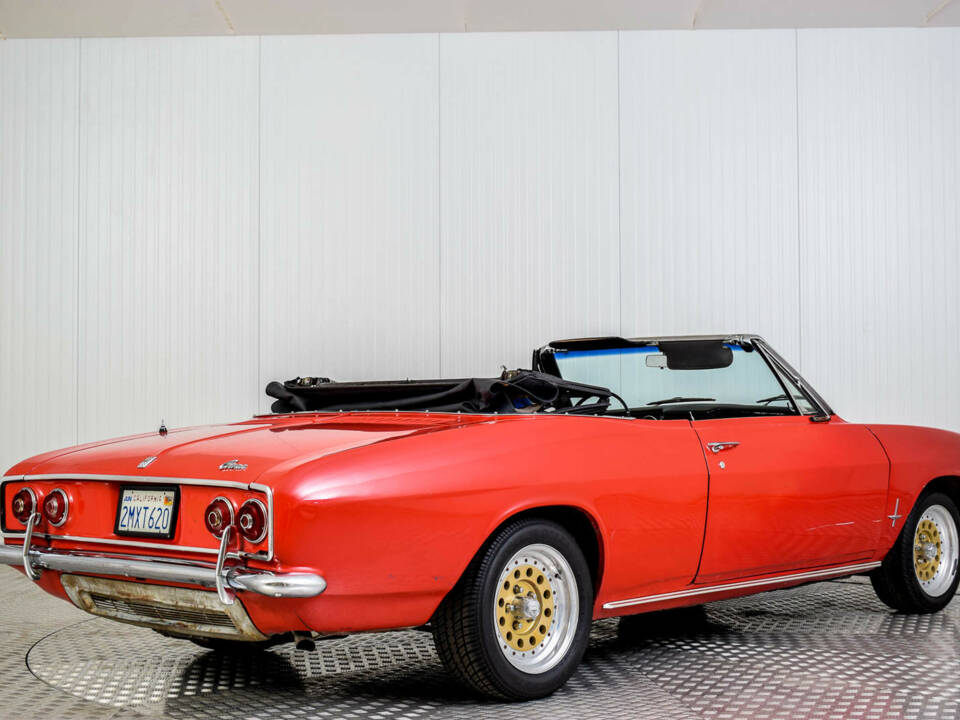 Image 3/50 of Chevrolet Corvair Monza Convertible (1966)