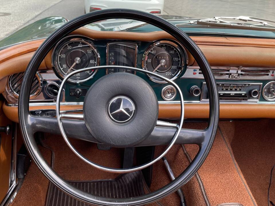 Immagine 28/69 di Mercedes-Benz 280 SL (1971)