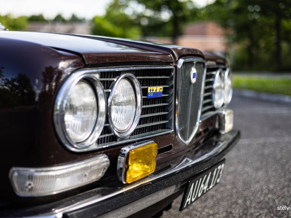 Image 22/51 de Lancia 2000 Iniezione (1973)