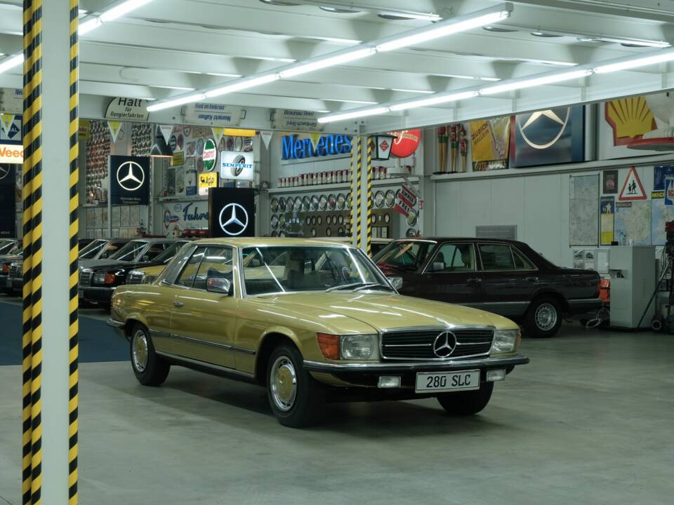 Image 14/50 de Mercedes-Benz 280 SLC (1977)