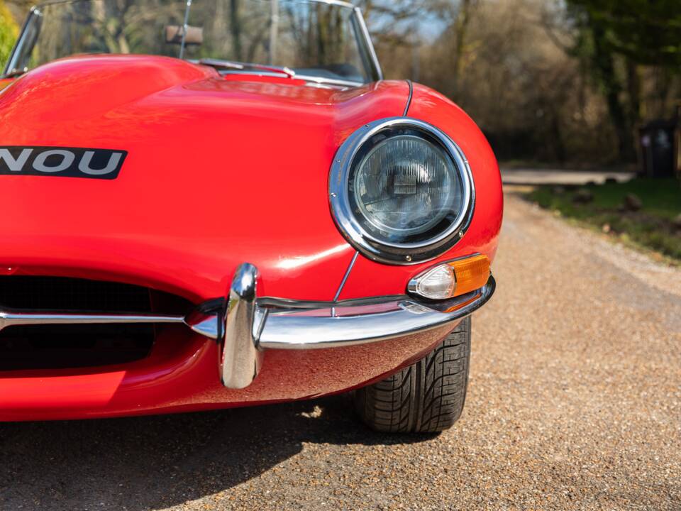 Image 22/44 of Jaguar E-Type 3.8 (1962)