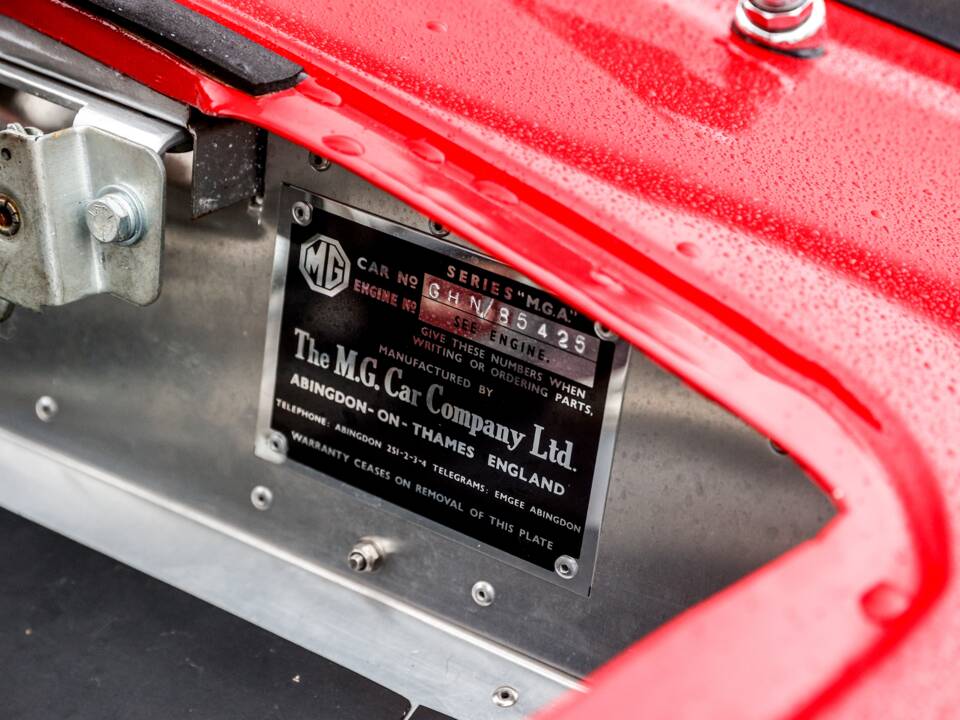 Image 43/49 of MG MGA 1850 (1960)