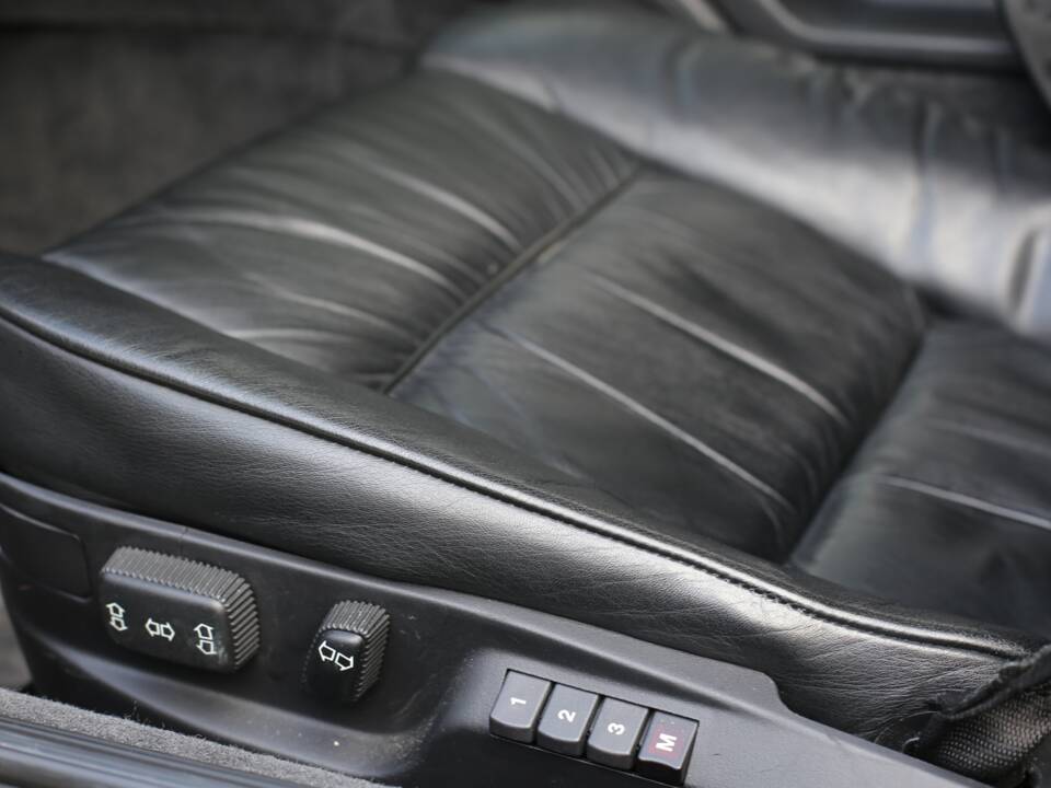 Afbeelding 15/33 van BMW 840i (1994)