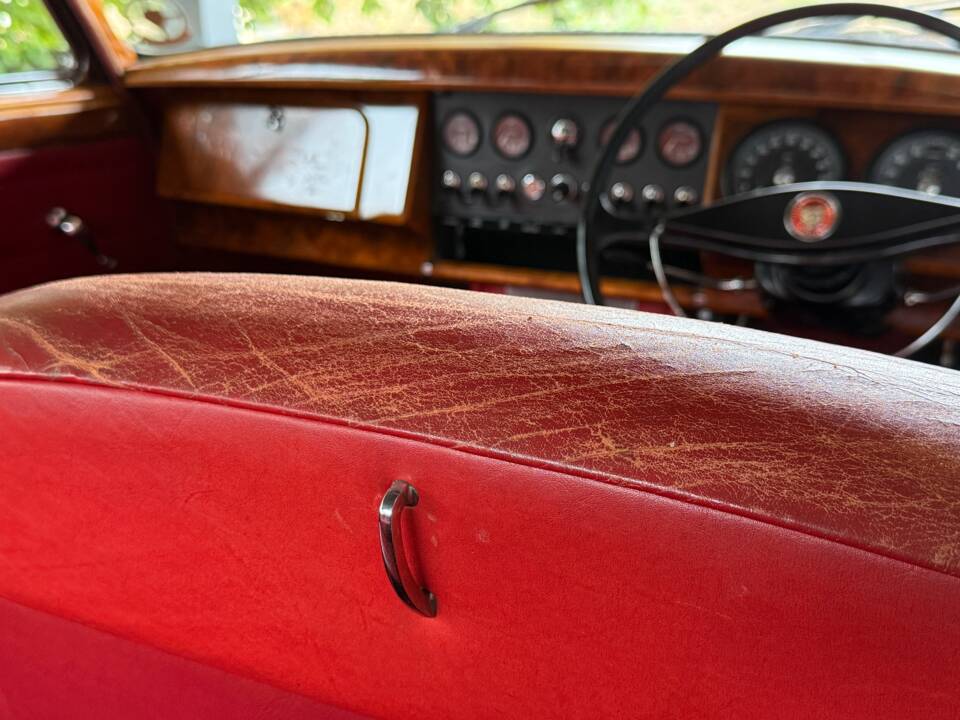 Bild 27/34 von Jaguar Mk II 2.4 (1961)