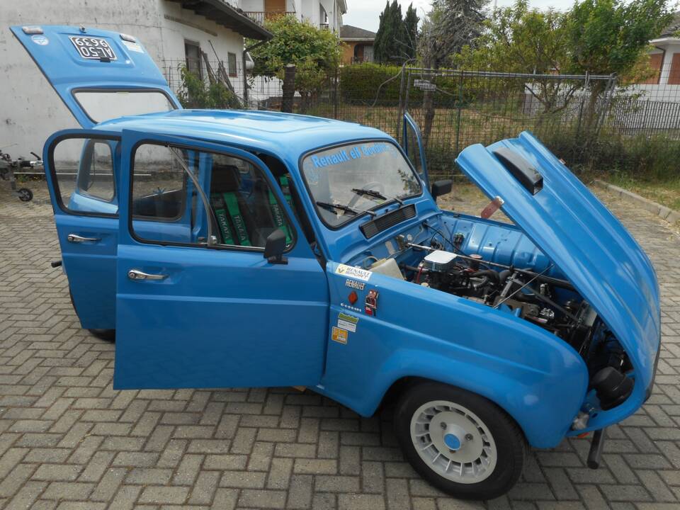 Image 29/98 de Renault R 4 TL (1984)