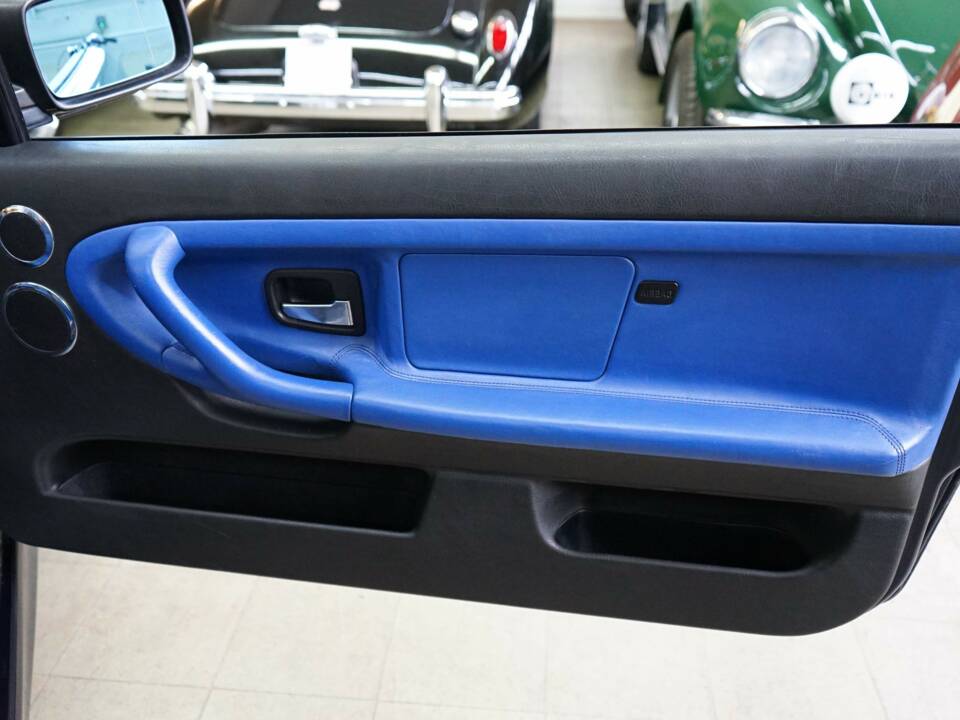 Image 21/36 of BMW 318i (1999)