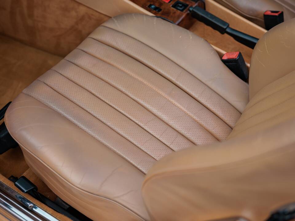 Image 36/50 of Mercedes-Benz 420 SL (1988)