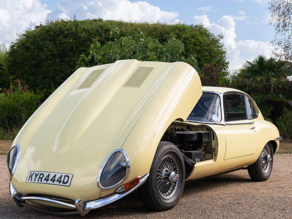 Image 32/40 de Jaguar Type E 4.2 (1966)