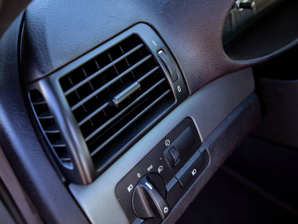 Immagine 18/61 di BMW M3 (2005)