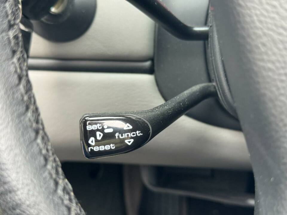 Image 31/34 of Porsche Boxster (2000)