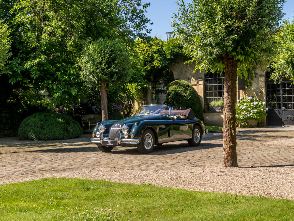 Image 31/37 of Jaguar XK 150 3.8 S OTS (1959)