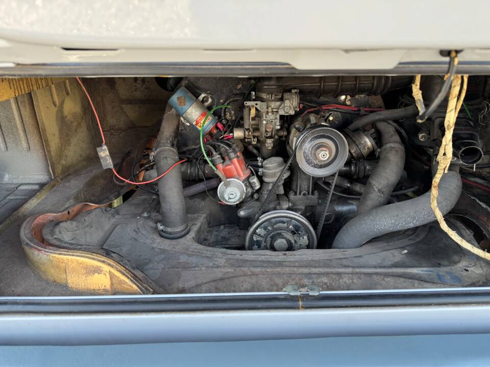 Image 5/16 of Volkswagen T2 a&#x2F;b (1972)