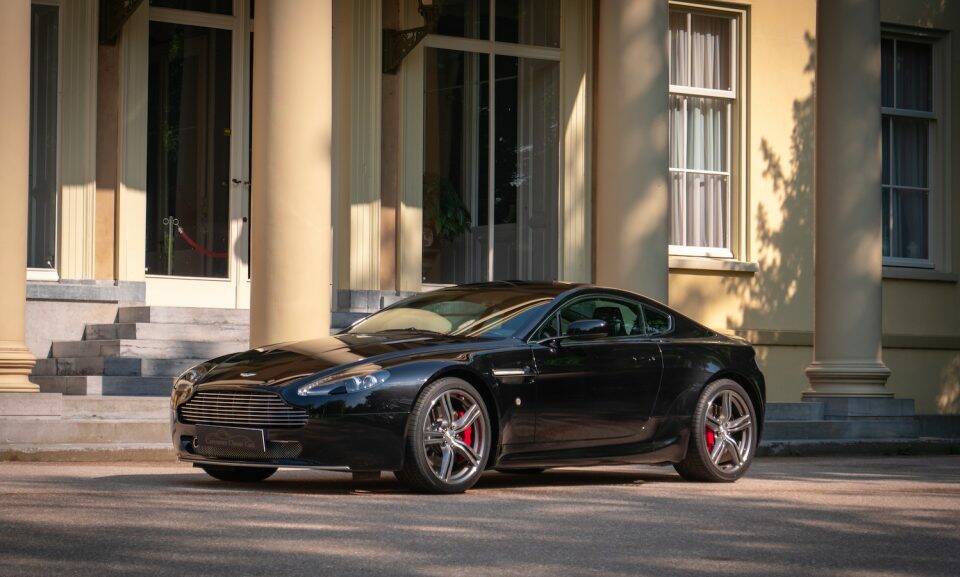 Immagine 2/24 di Aston Martin V8 Vantage N400 (2008)