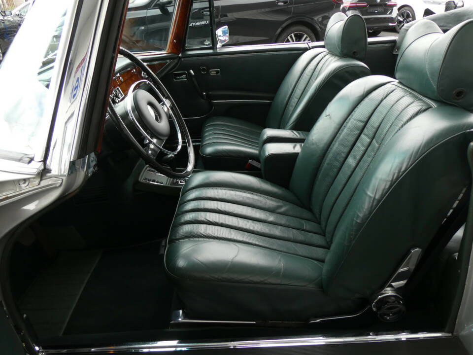 Image 10/31 of Mercedes-Benz 280 SE 3,5 (1970)