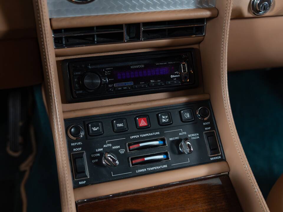 Image 36/43 of Bentley Continental T (1997)