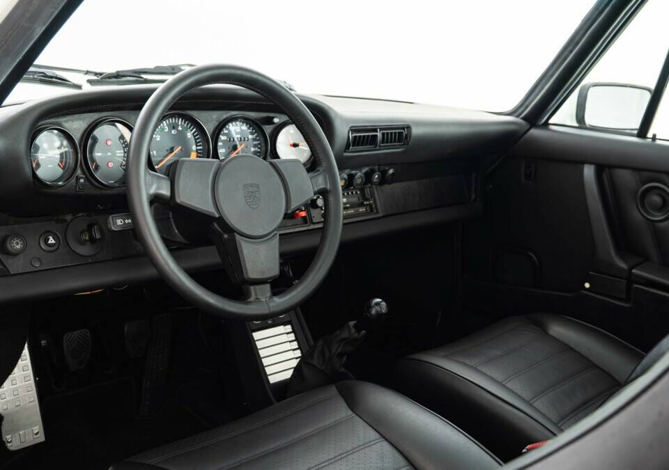 Bild 19/30 von Porsche 911 Carrera 3.2 (1987)