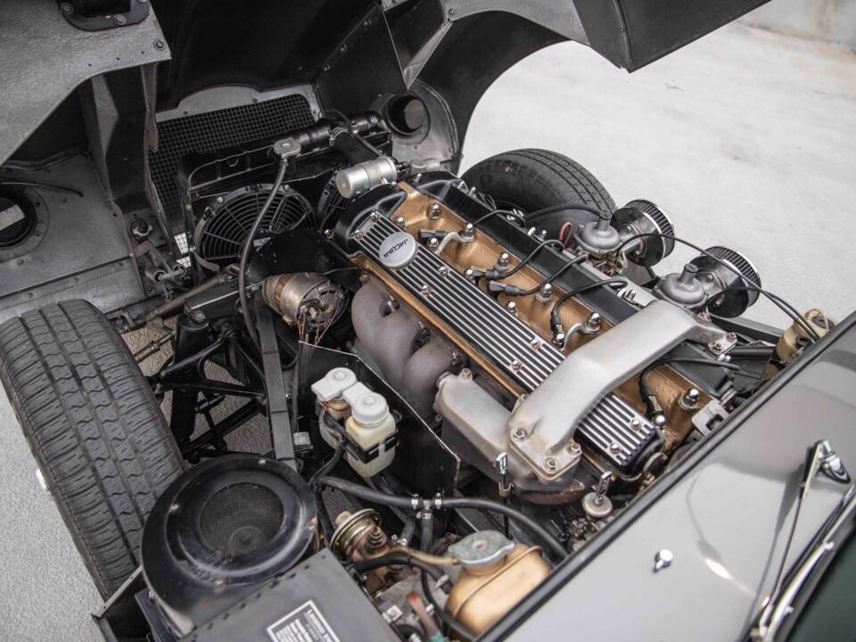 Immagine 77/88 di Jaguar E-Type (2+2) (1968)