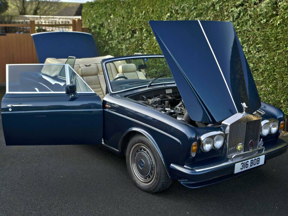 Image 23/50 of Rolls-Royce Corniche III (1990)