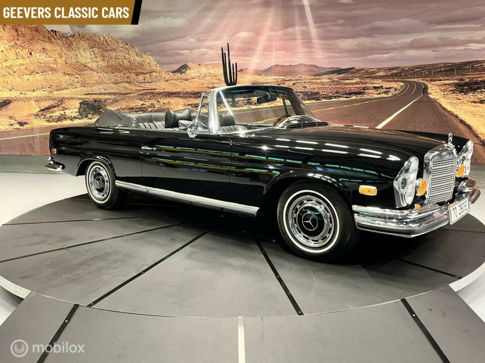 Image 2/44 of Mercedes-Benz 280 SE (1970)