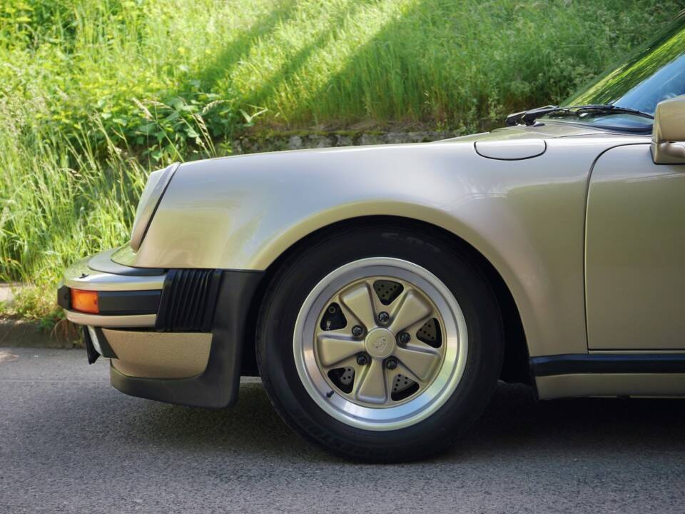 Imagen 8/30 de Porsche 911 Carrera 3.2 (WTL) (1988)