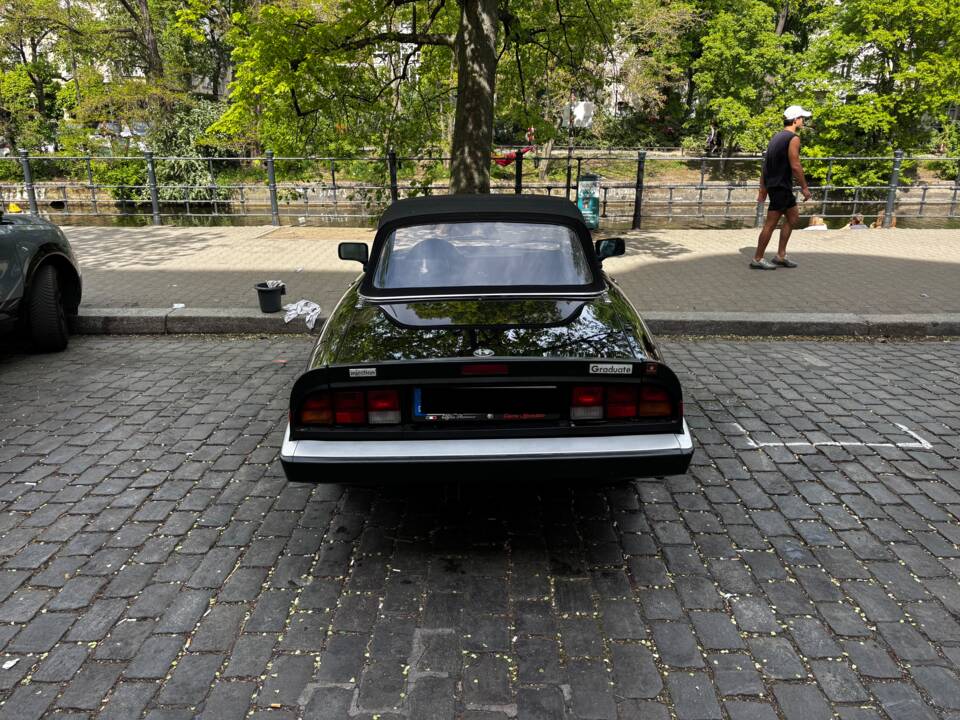 Bild 4/6 von Alfa Romeo 2.0 Spider (1988)