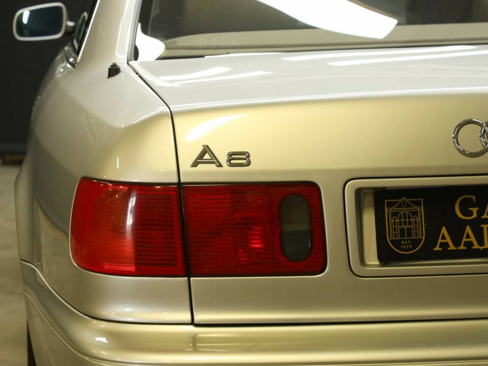 Immagine 19/50 di Audi A8 4.2 quattro (1995)