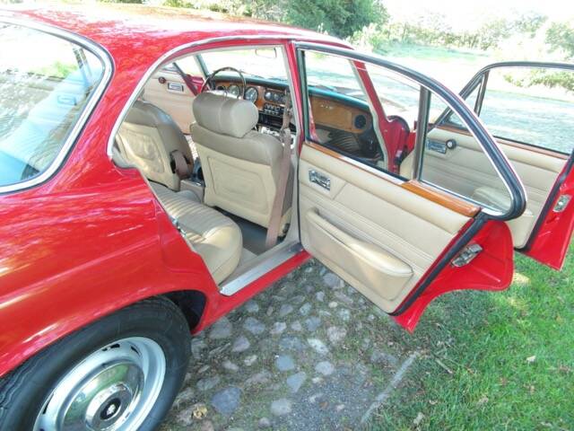 Image 20/52 of Jaguar XJ 6 2.8 (1971)