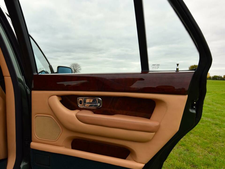 Immagine 42/50 di Bentley Arnage Green Label (1998)