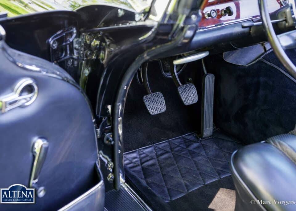 Image 19/52 de Mercedes-Benz 220 SE b (1963)