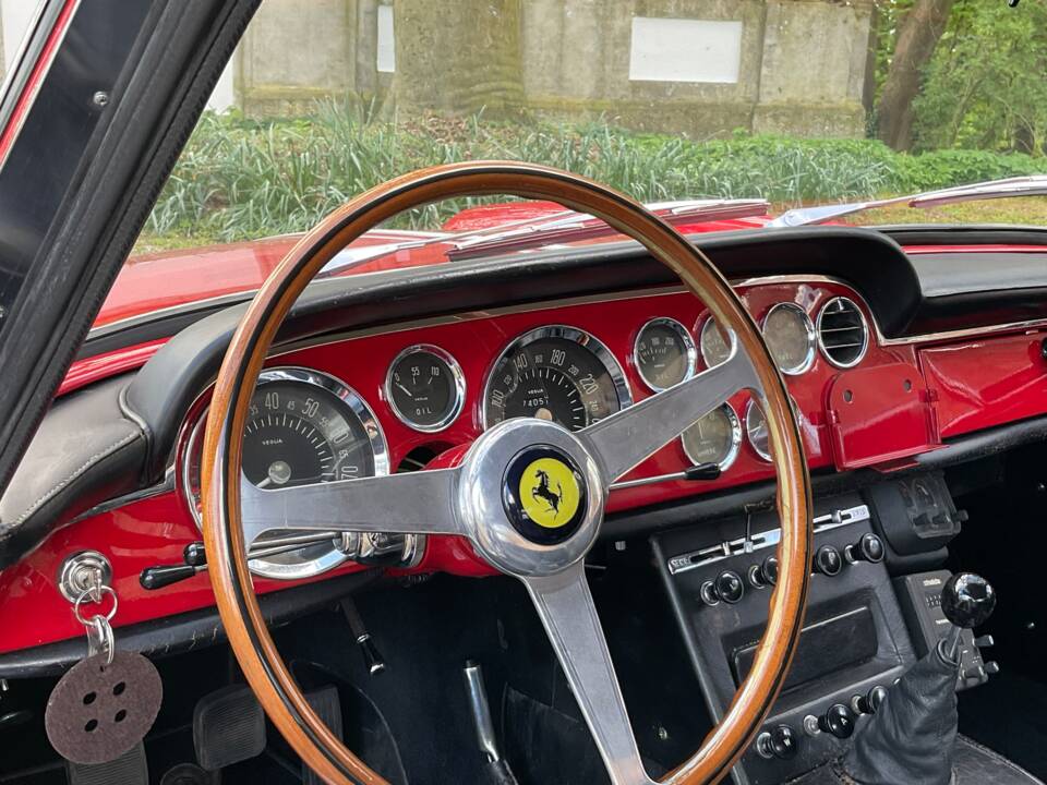 Image 10/18 de Ferrari 250 GT&#x2F;E (1962)
