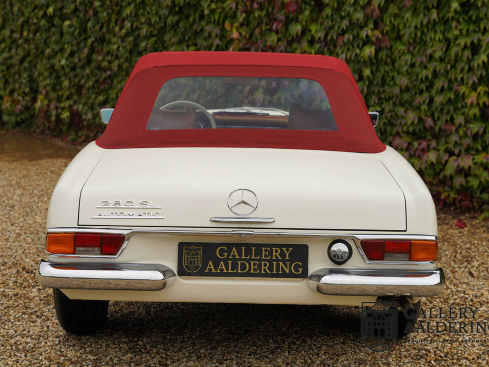 Image 17/50 de Mercedes-Benz 280 SL (1970)