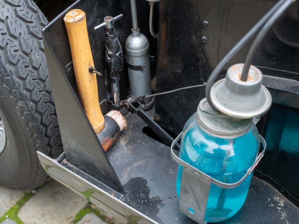 Afbeelding 19/29 van Aston Martin DB 2&#x2F;4 Mk II DHC (1956)