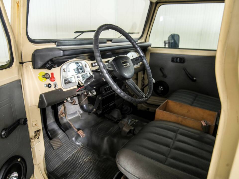 Bild 16/50 von Toyota Landcruiser BJ 45 (1982)