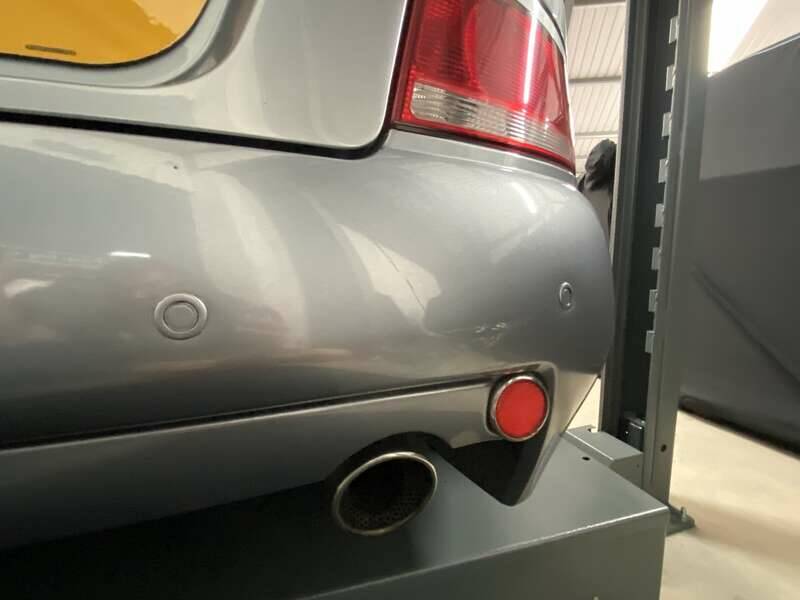 Image 17/50 of Aston Martin V12 Vanquish (2003)