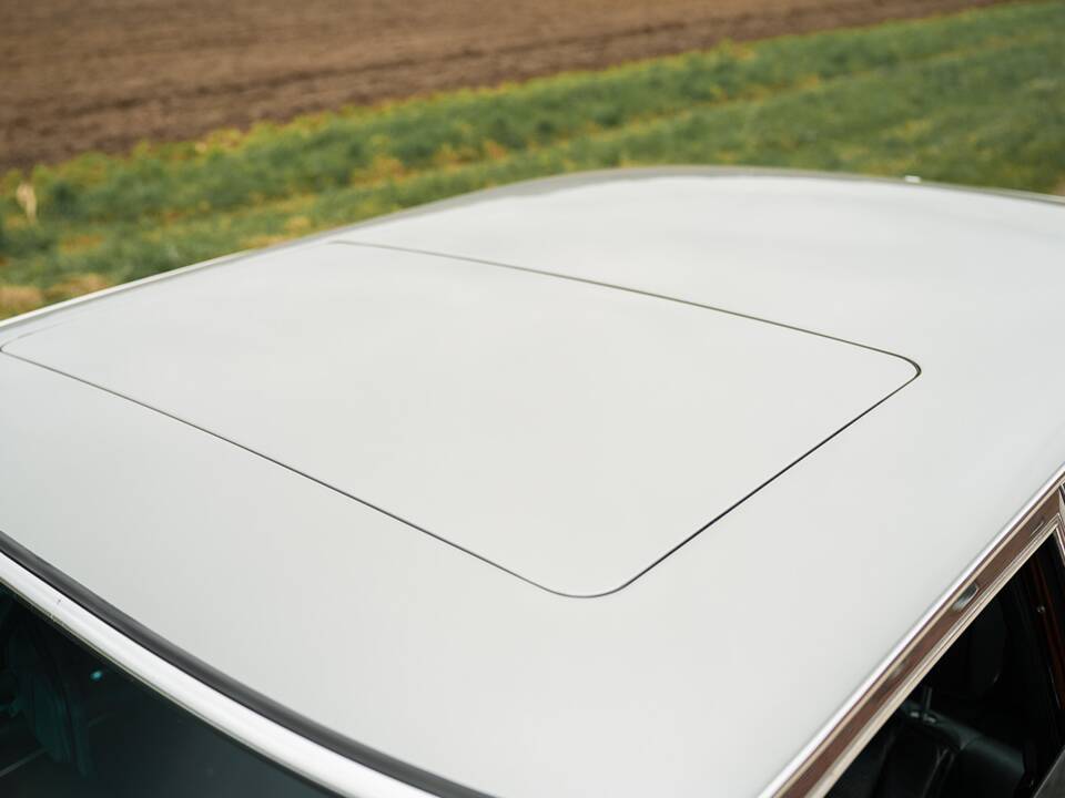 Image 32/50 of Mercedes-Benz 300 SEL 6.3 (1970)