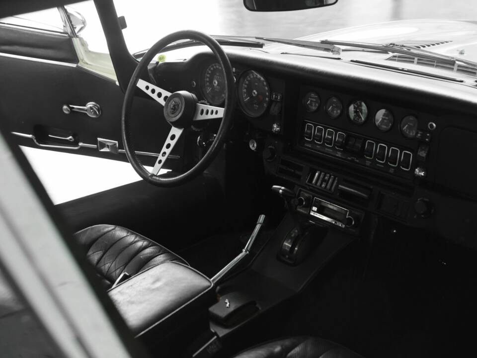 Bild 27/40 von Jaguar E-Type V12 (1972)