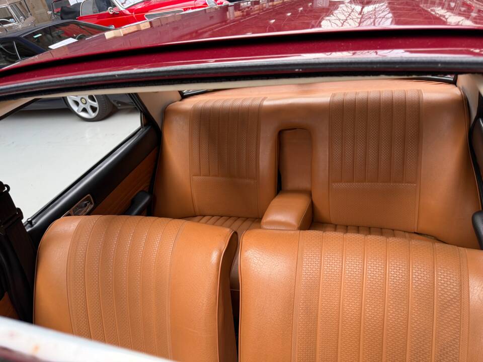 Image 19/36 of Peugeot 404 (1972)