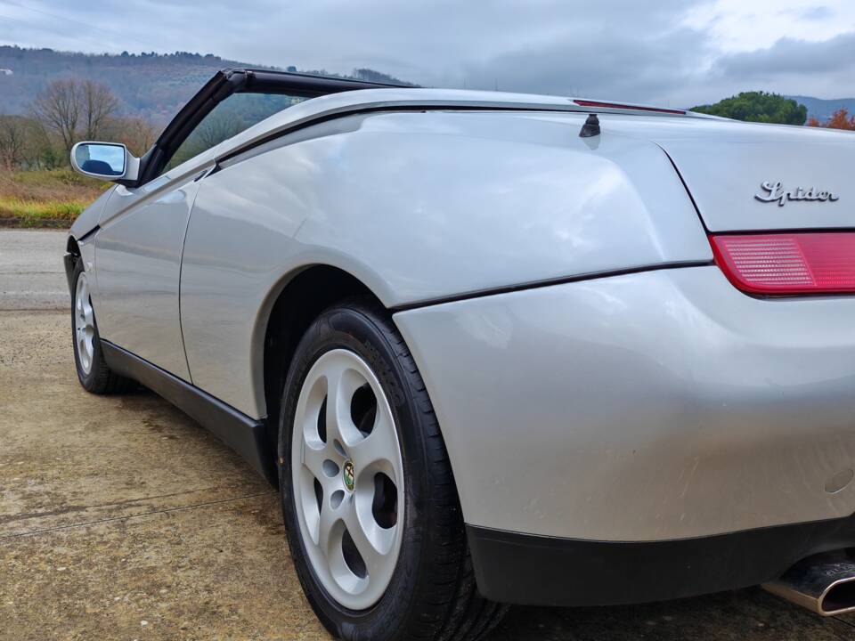 Bild 26/40 von Alfa Romeo Spider 2.0 Twin Spark 16V (1997)