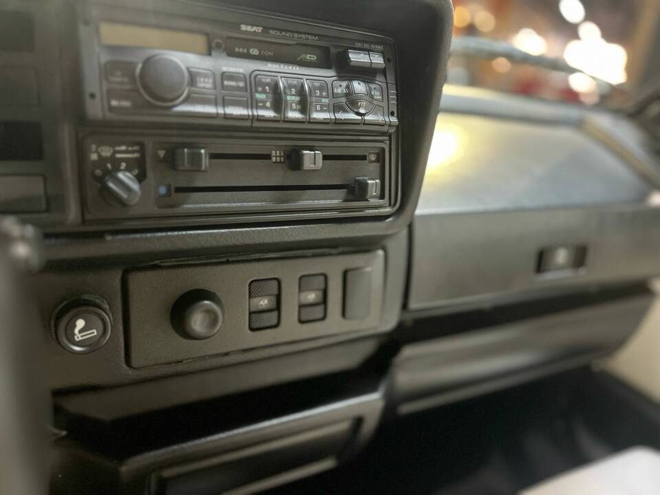 Immagine 21/68 di Volkswagen Golf III GTI 2.0 (1993)