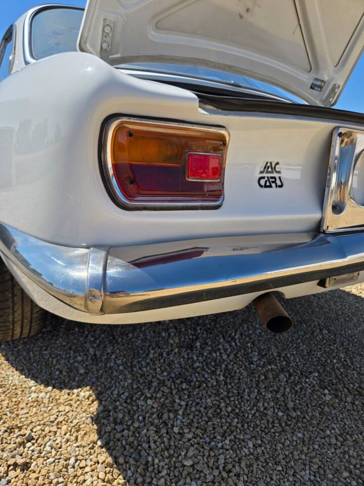 Image 42/84 of Alfa Romeo Giulia GT 1300 Junior (1968)