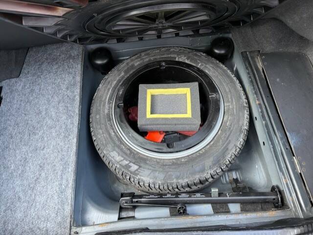 Image 21/27 of Mercedes-Benz E 500 (1994)