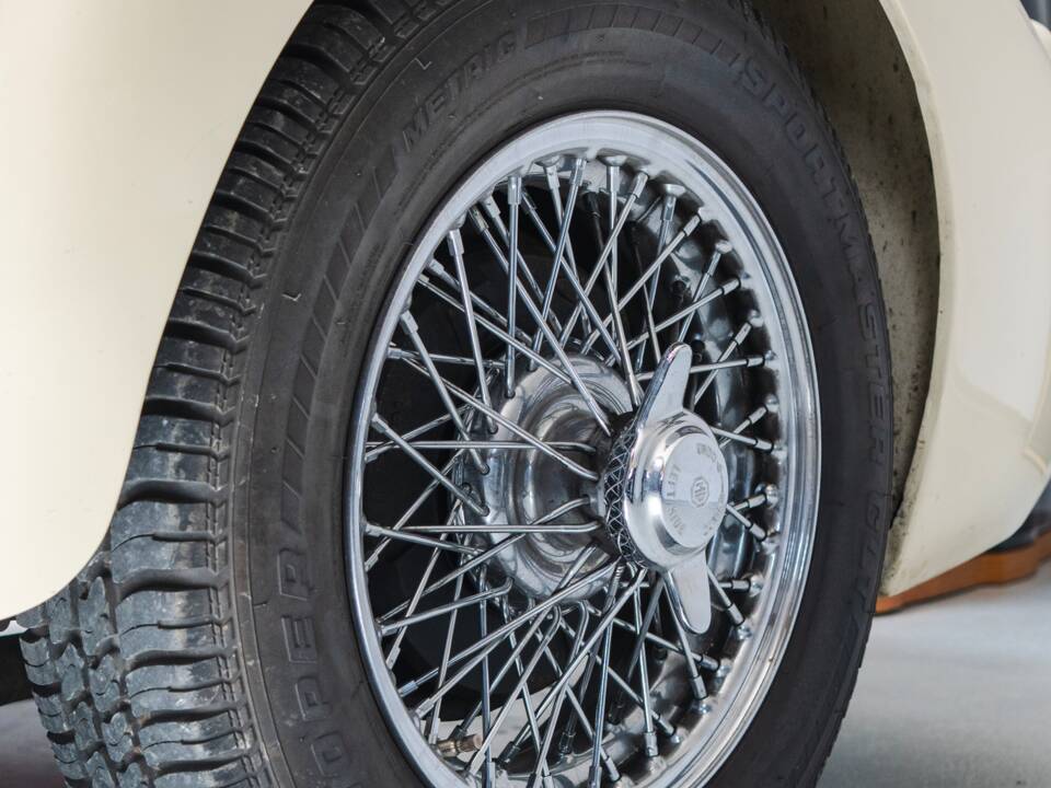 Image 14/22 of MG MGA 1600 (1960)